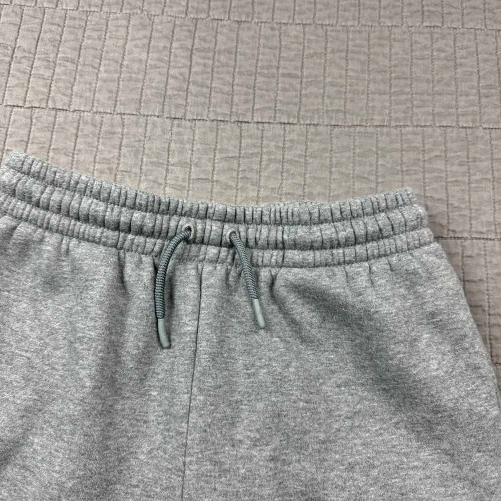 Jordan Boys Youth Large 12-13 Yrs Gray Fleece Shorts Jumpman Casual Active